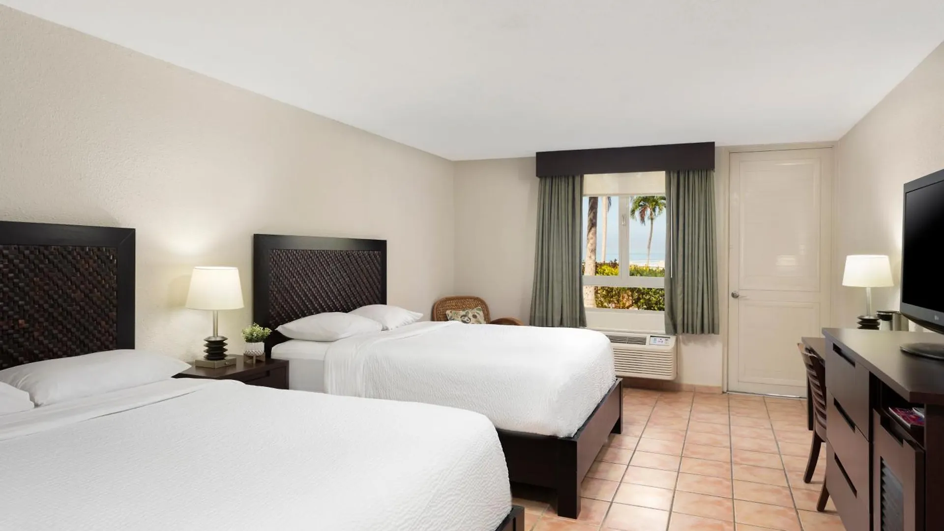 Hotel Rincon Beach Resort