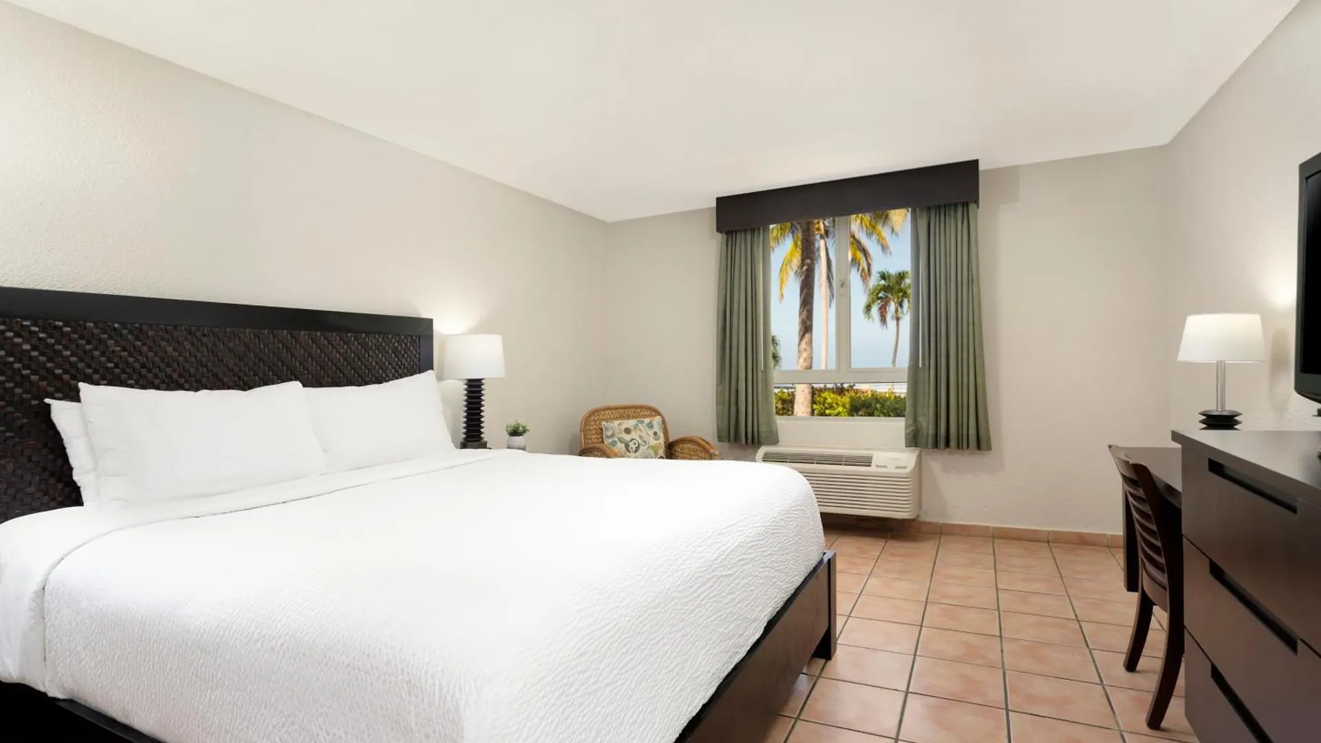 Hotel Rincon Beach Resort